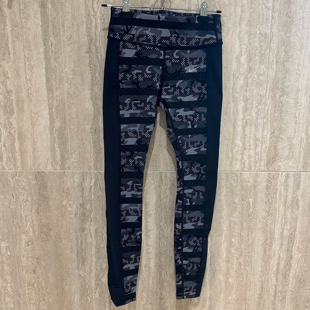 Nike - Camo Leggings